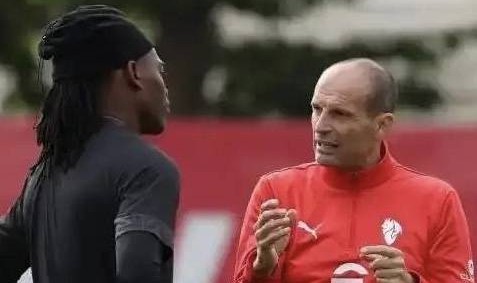 意甲媒体透露：米兰前锋全部伤了，包括刚进球的恩昆库，新援菲尔克鲁格机会来了