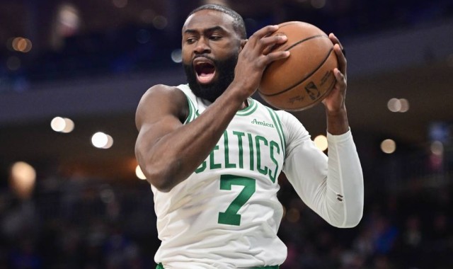 波特18+10+13布朗空砍30分 雄鹿胜凯尔特人