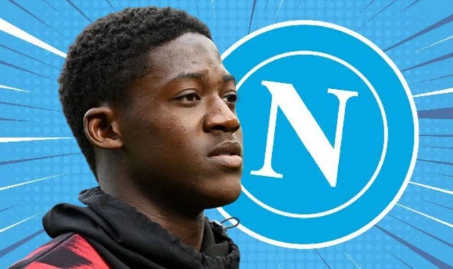 曝曼联新帝星已同意加盟那不勒斯，恐因B费受伤走不成！曼联不满其心态