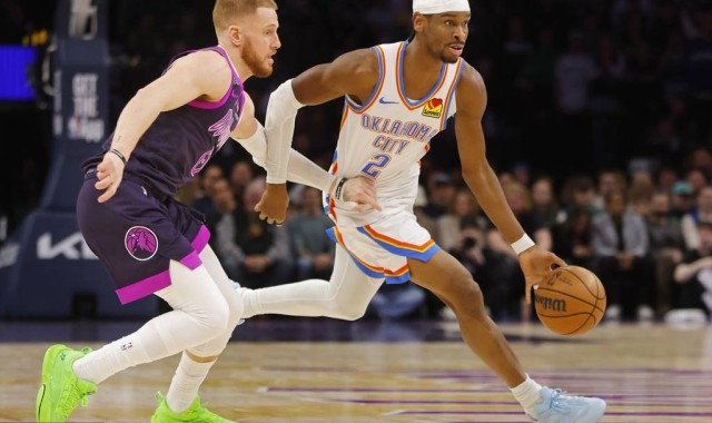 爱德华兹26+12亚历山大35+5+7 森林狼险胜雷霆