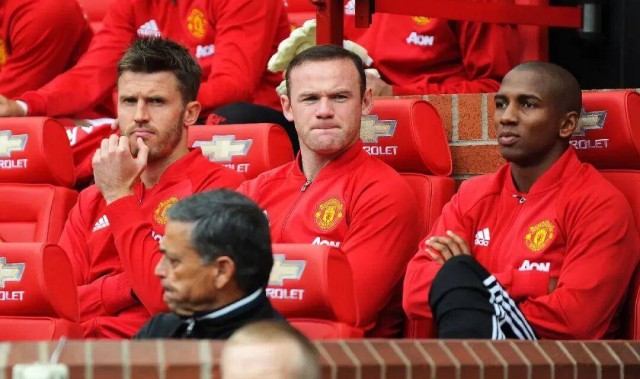 8000万争夺战！曼联陷入恐慌：儿魔梦时代彻底终结？