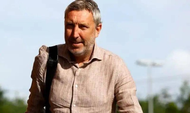 官宣！英国豪门同日换帅，比曼联还已经，主教练和总监同时离开