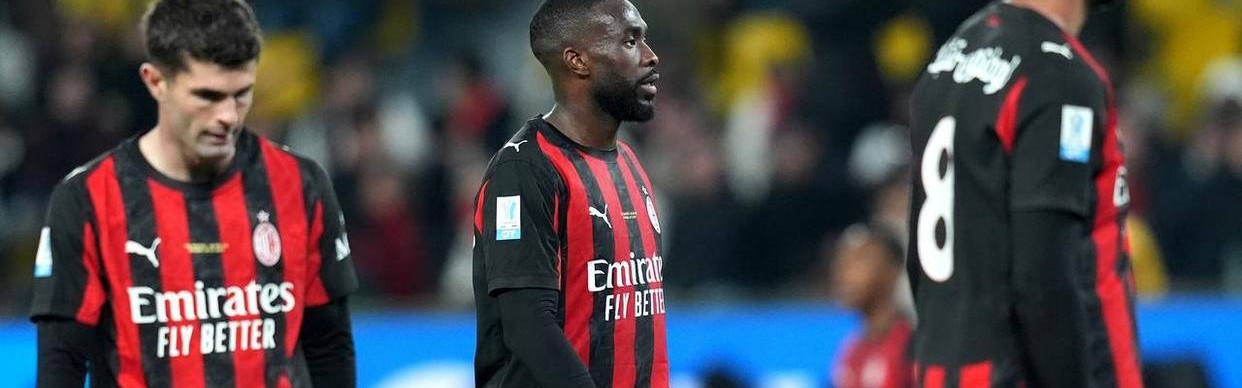 AC米兰赛季风雨飘摇！杯赛双线全失，意甲若无冠将面临彻底失望