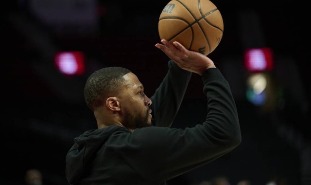 三分大赛-利拉德险胜布克夺冠 生涯第三次追平历史