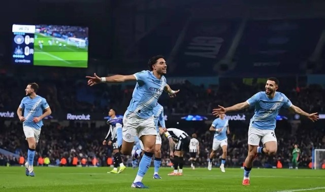 哈兰德坐板凳，曼城踢嗨了！3亿“死亡三小”给瓜帅出了道终极难题